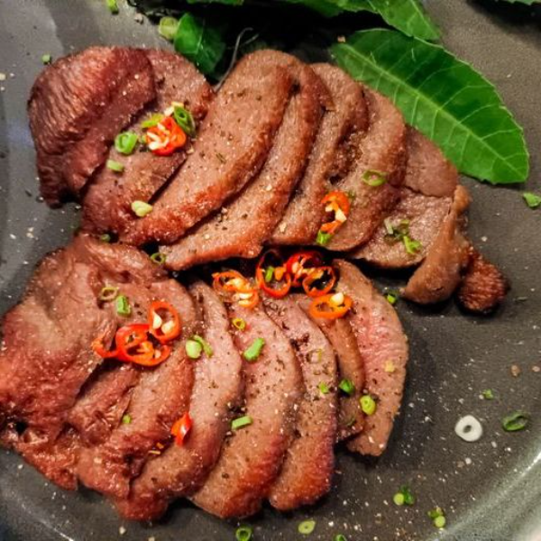 Beef Tongue (1 piece)